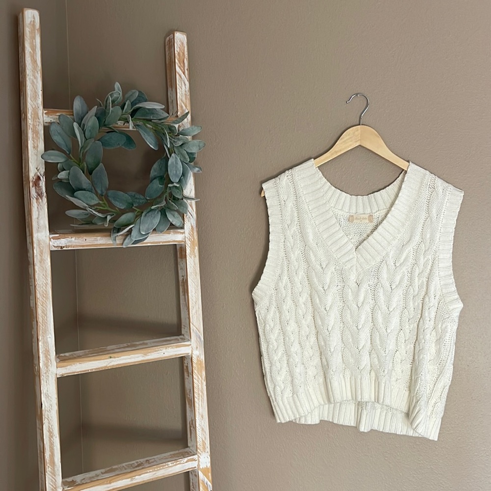 Sweater vest